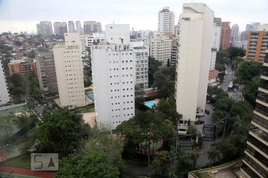 Vista de apartamento à venda com 3 quartos, 302m² em Real Parque, São Paulo