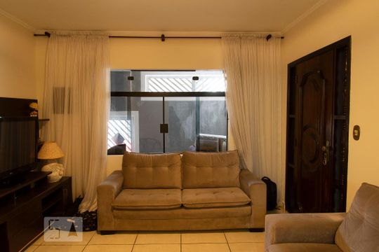 Casa à venda com 4 quartos, 300m² em Vila Virginia, São Paulo