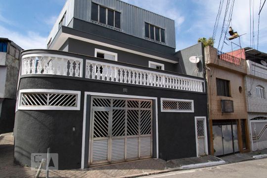 Fachada de casa à venda com 4 quartos, 300m² em Vila Virginia, São Paulo