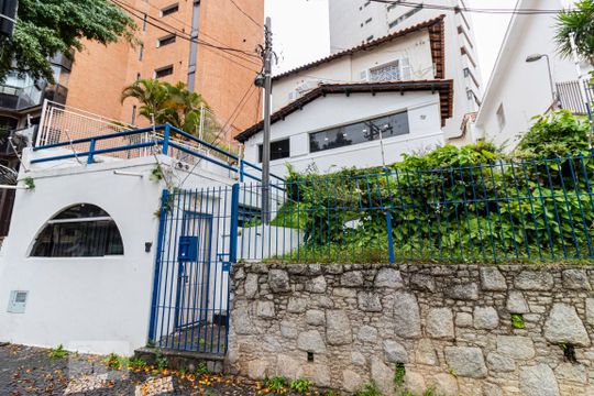 Fachada de casa à venda com 5 quartos, 500m² em Aclimação, São Paulo