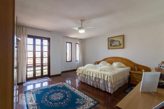 Quarto 1 suíte de casa à venda com 4 quartos, 210m² em Parque Renato Maia, Guarulhos