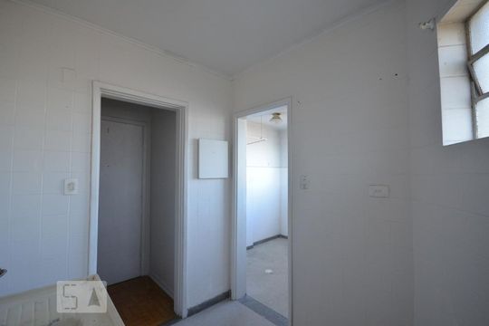 Cozinha de apartamento para alugar com 1 quarto, 40m² em Sé, São Paulo