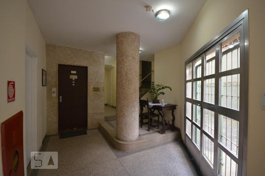 Hall de apartamento para alugar com 1 quarto, 40m² em Sé, São Paulo