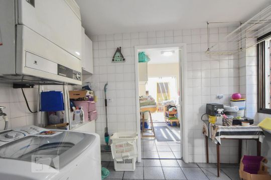 Lavanderia de casa à venda com 4 quartos, 190m² em Jardim Novo Santo Amaro, São Paulo