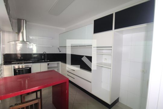 Cozinha de casa de condomínio à venda com 3 quartos, 238m² em Jardim São Paulo, São Paulo