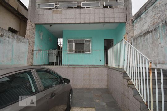Fachada de casa à venda com 4 quartos, 240m² em Pilares, Rio de Janeiro