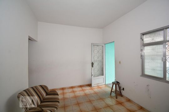 Sala de casa à venda com 4 quartos, 240m² em Pilares, Rio de Janeiro