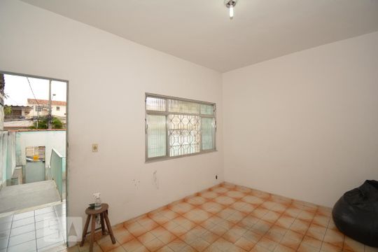 Casa à venda com 4 quartos, 240m² em Pilares, Rio de Janeiro