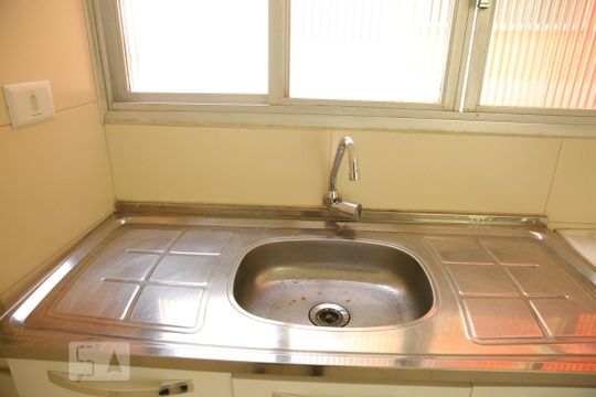 Sala/Cozinha de apartamento à venda com 2 quartos, 47m² em Liberdade, São Paulo