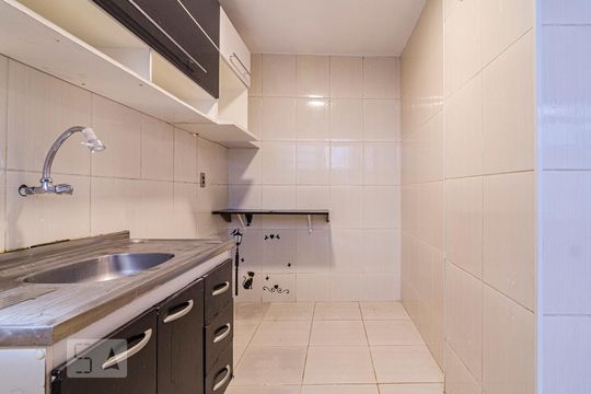 Cozinha de apartamento para alugar com 1 quarto, 42m² em Pinheiros, São Paulo