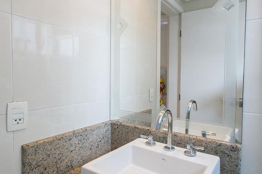 Banheiro Social de apartamento para alugar com 3 quartos, 86m² em Vila Regente Feijó, São Paulo