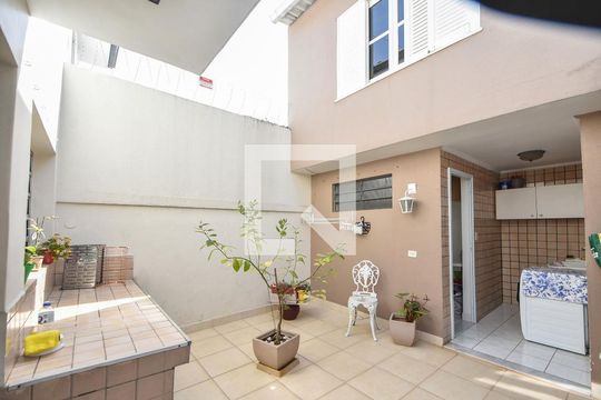Quintal de casa à venda com 3 quartos, 160m² em Brooklin, São Paulo