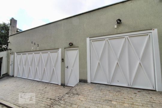 Fachada de casa à venda com 5 quartos, 900m² em Santo Amaro, São Paulo