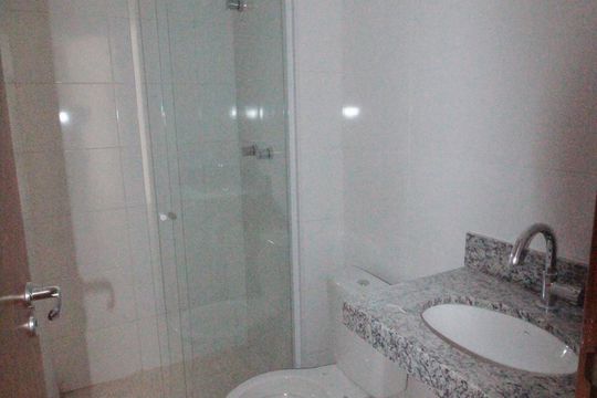 banheiro de apartamento à venda com 2 quartos, 53m² em Jardim Iris, São Paulo