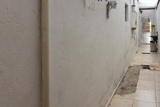 Corredor lateral de casa para alugar com 4 quartos, 287m² em Jardim Santa Clara, Guarulhos