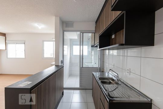 Cozinha de apartamento para alugar com 1 quarto, 30m² em Vila Graciosa, São Paulo