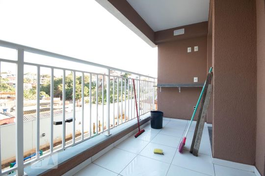 Sacada de apartamento para alugar com 2 quartos, 49m² em Jardim Roberto, Osasco
