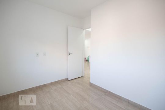 Quarto 1 de apartamento para alugar com 2 quartos, 49m² em Jardim Roberto, Osasco
