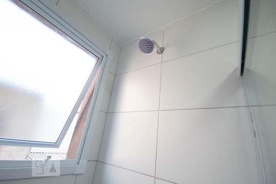 Banheiro de apartamento para alugar com 2 quartos, 49m² em Jardim Roberto, Osasco