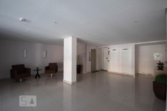 Hall de Entrada de apartamento para alugar com 2 quartos, 49m² em Jardim Roberto, Osasco