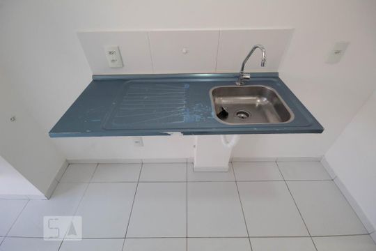 Cozinha de apartamento para alugar com 2 quartos, 49m² em Jardim Roberto, Osasco