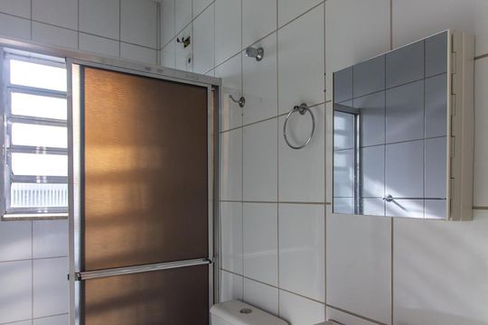 Banheiro de apartamento para alugar com 1 quarto, 67m² em Parque São Lucas, São Paulo