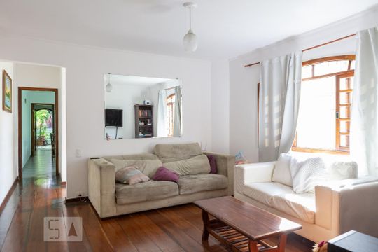 Sala de TV de casa à venda com 6 quartos, 275m² em Vila Anglo Brasileira, São Paulo
