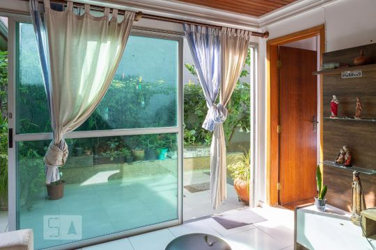 Casa 2 - Sala de casa à venda com 6 quartos, 275m² em Vila Anglo Brasileira, São Paulo