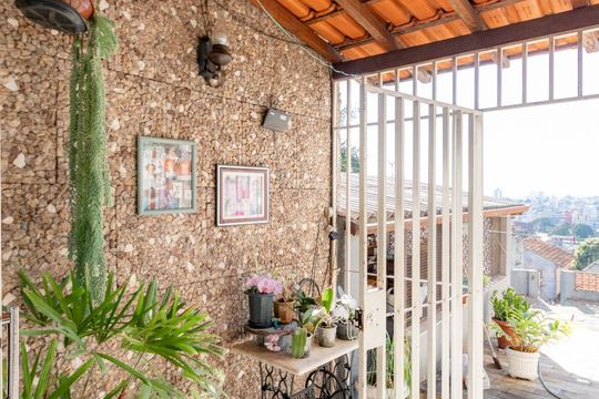 Quintal de casa à venda com 2 quartos, 90m² em Concórdia, Belo Horizonte