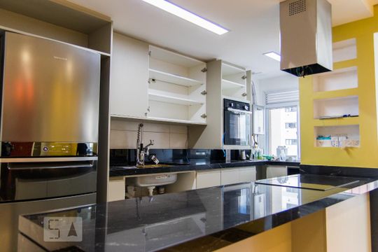 Cozinha de apartamento à venda com 2 quartos, 65m² em Vila Curuca, Santo André