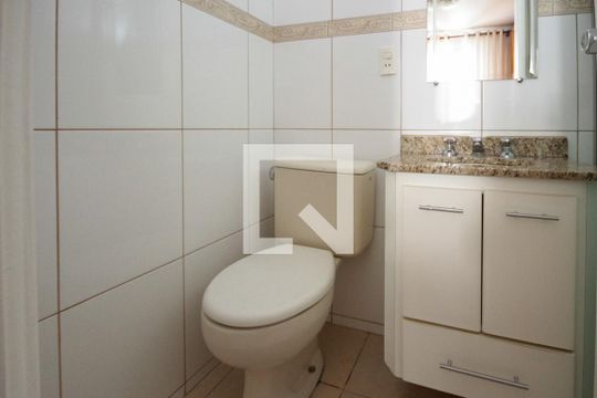 Banheiro da Suite de apartamento para alugar com 3 quartos, 64m² em Chácara Belenzinho, São Paulo