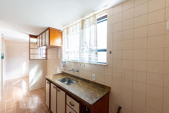 Cozinha de apartamento à venda com 3 quartos, 130m² em Santa Rosa, Niterói