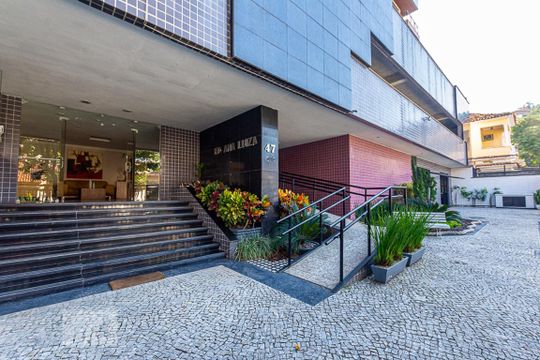 Fachada de apartamento à venda com 3 quartos, 130m² em Santa Rosa, Niterói