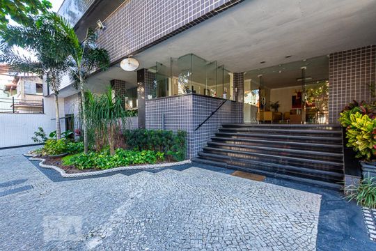 Entrada de apartamento à venda com 3 quartos, 130m² em Santa Rosa, Niterói