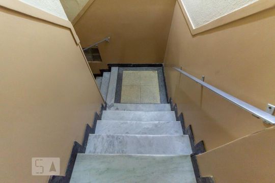 Escada de apartamento à venda com 1 quarto, 32m² em Engenho Novo, Rio de Janeiro