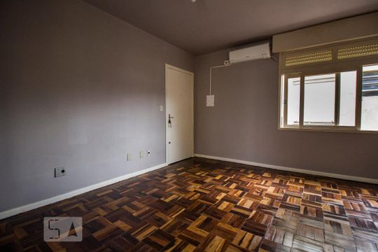 Sala/Quarto de kitnet/studio à venda com 1 quarto, 28m² em Petrópolis, Porto Alegre