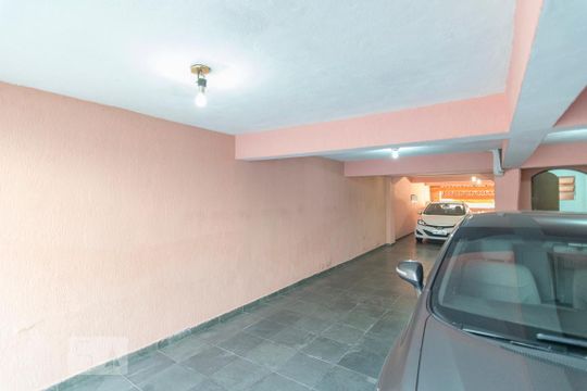 Garagem de casa à venda com 4 quartos, 235m² em Jardim Ana Maria, Santo André