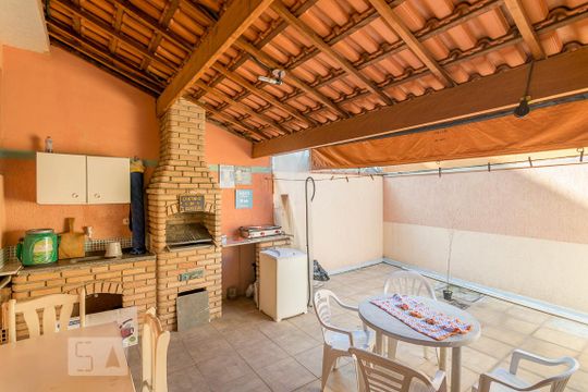 Quintal com Churrasqueira de casa à venda com 4 quartos, 235m² em Jardim Ana Maria, Santo André