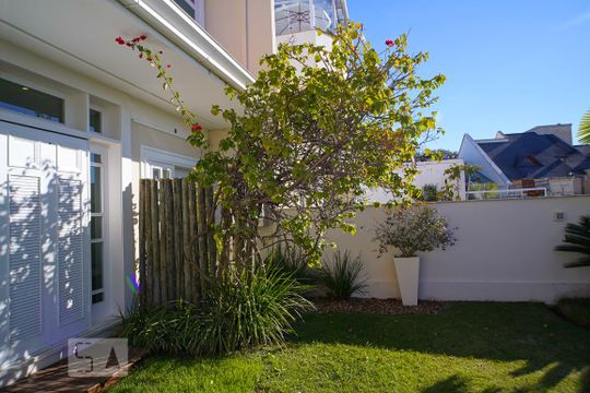 Piscina  - patio de casa à venda com 5 quartos, 500m² em Jardim Itu, Porto Alegre