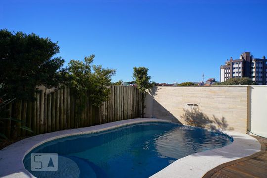 Piscina  de casa à venda com 5 quartos, 500m² em Jardim Itu, Porto Alegre