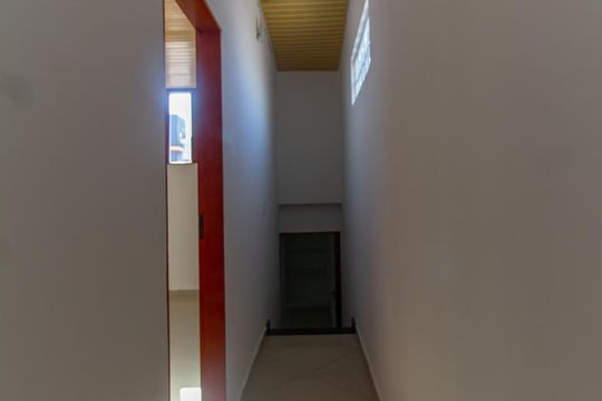 Corredor de casa à venda com 3 quartos, 256m² em Parque Maria Luiza, São Paulo