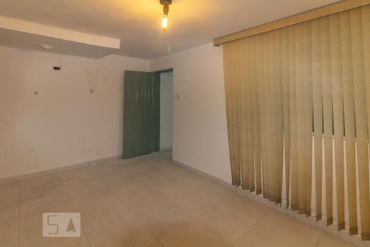 Edícula/Sala de casa à venda com 3 quartos, 256m² em Parque Maria Luiza, São Paulo