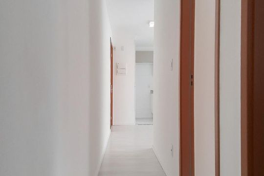 Corredor de apartamento para alugar com 2 quartos, 42m² em Jardim Iris, São Paulo