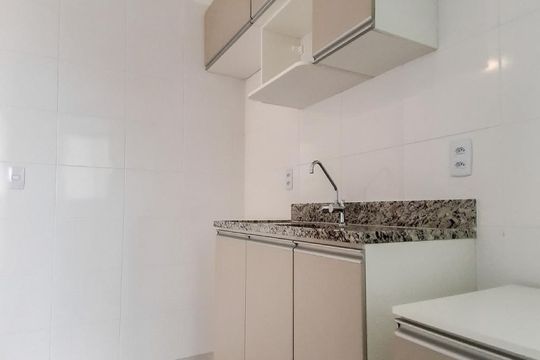 Cozinha de apartamento para alugar com 2 quartos, 42m² em Jardim Iris, São Paulo