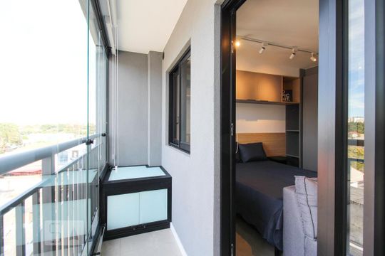 Varanda  de kitnet/studio para alugar com 1 quarto, 26m² em Indianópolis, São Paulo