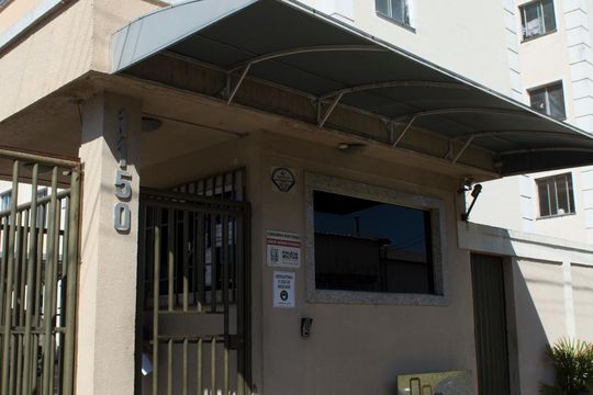 Fachada de apartamento para alugar com 2 quartos, 50m² em Brasil, Uberlândia