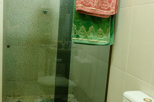 Banheiro de casa à venda com 2 quartos, 46m² em Taquara, Rio de Janeiro