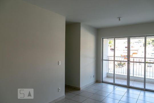 Sala de apartamento para alugar com 3 quartos, 70m² em Pompéia, Belo Horizonte
