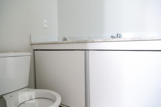 Banheiro da Suíte de apartamento para alugar com 3 quartos, 70m² em Pompéia, Belo Horizonte