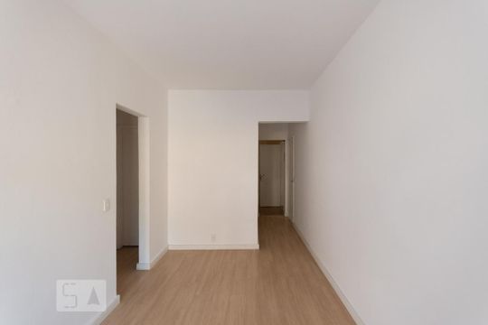 Sala de apartamento à venda com 2 quartos, 90m² em Grajau, Rio de Janeiro